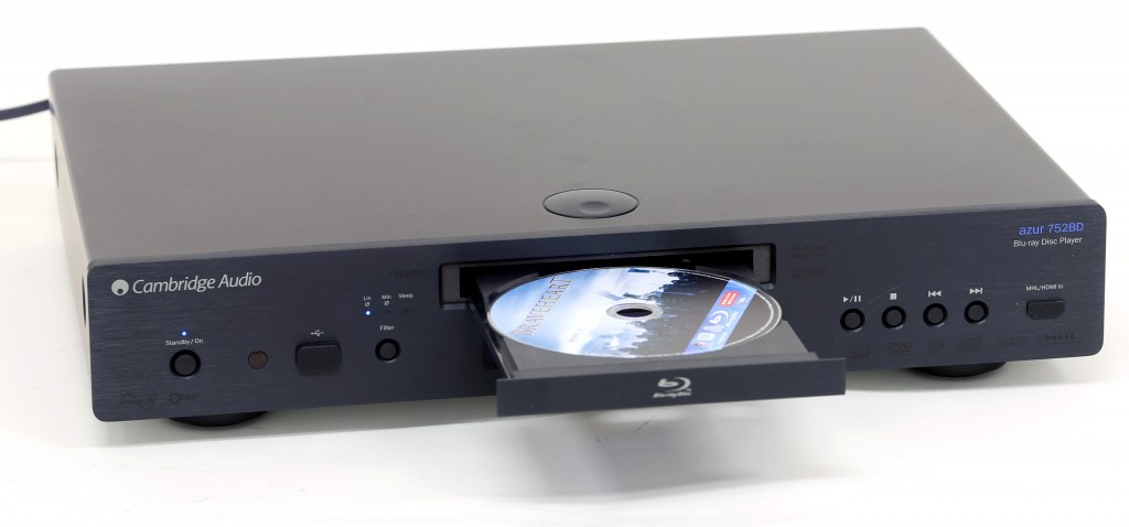 Azur 752BD är en smart Blu-ray-spelare från Cambridge Audio som även kan agera mediespelare och ta emot strömmande medier via DLNA.