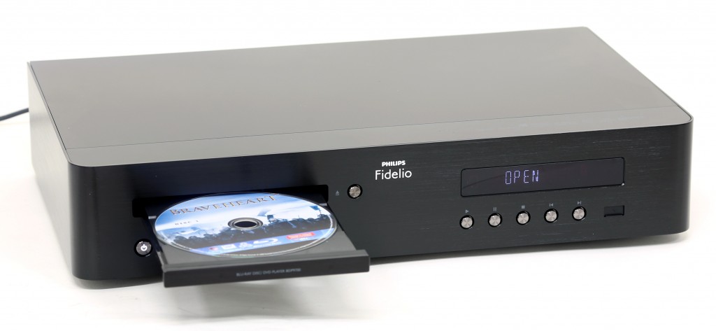 Philips Fidelio BDP9700 är Philips smartaste Blu-ray-spelare som dessutom kan en hel del egna konster. 