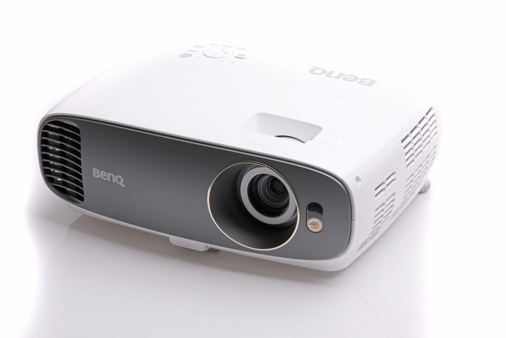 Benq W1700 är en enkel och billig hemmabioprojektor med UHD-upplösning som optimerats för film.