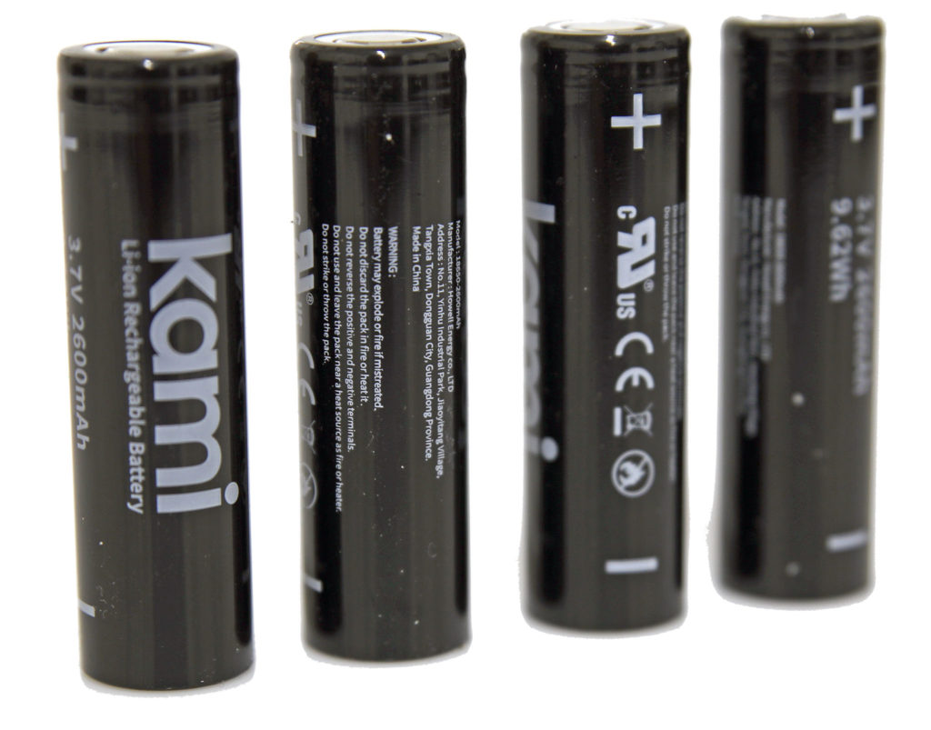 Batterierna utgörs av fyra riktigt kraftfulla litiumjon-batterier av samma typ som används i eldrivna fordon. Tillsammans har de ett energiinnehåll på hela 40 Wh.